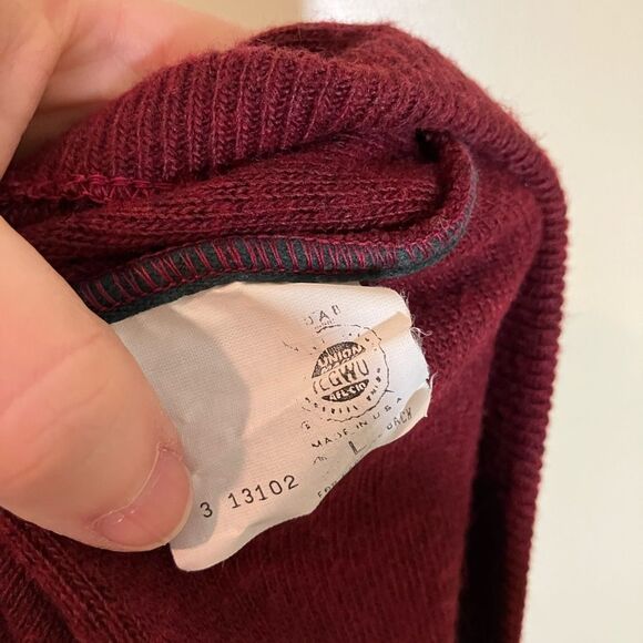 Vintage Robert Bruce, V-neck sweater, dark red, size large, excellent condition - Picture 2 of 4